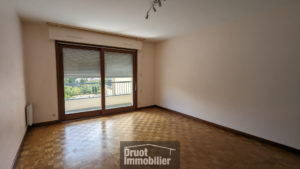 Appartement T2 avec BALCONS - GARAGE- St Geniez d'Olt et Aubrac