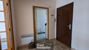 Appartement T2 avec BALCONS - GARAGE- St Geniez d'Olt et Aubrac