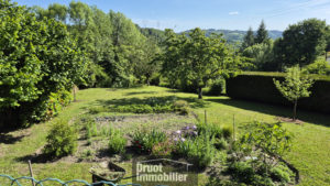 Belle propriété en pierres avec maison d'habitation, dépendances, terrain