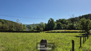 Bessuejouls à 5 minutes d'ESPALION, terrain constructible, plat de 2131 m2