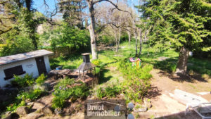BOZOULS, grande maison de 150 m2 et dépendances sur une parcelle de 4400 m2
