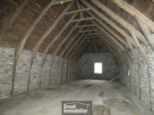  AUBRAC - MAISON GRANGE - TERRAIN - ASSAINISSEMENT COLLECTIF - CU validé