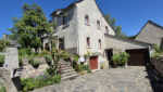 CAMPUAC, maison de village, cour intérieure, garage