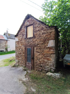 Corps de ferme avec grange et terrain