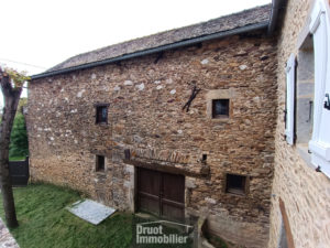 Corps de ferme avec grange et terrain