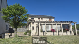 Ensemble de deux maisons, garage, terrain, ESPALION