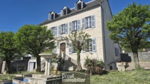 Ensemble de deux maisons, garage, terrain, ESPALION