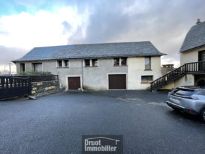 Ensemble immobilier à mi-chemin entre Espalion et Laguiole