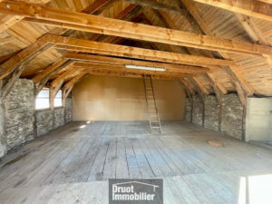 Ensemble immobilier à mi-chemin entre Espalion et Laguiole