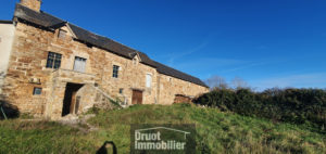 Ensemble immobilier Corps de ferme - implanté sur terrains de 4728m2