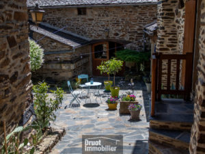 Ensemble immobilier en pierres - Coubisou