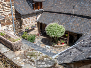 Ensemble immobilier en pierres - Coubisou