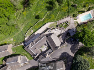 Ensemble immobilier en pierres - Coubisou