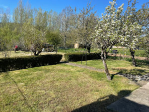 ESPALION, accés direct au Lot, maison de Type 4 sur 954 m2 de terrain