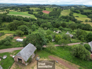 LASSOUTS, grange sur une parcelle de 1000 m2 environ, à rénover, belle vue dégagée