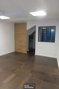 LOCAL 38 M2 ENVIRON - rue principale - St Geniez d'Olt et Aubrac