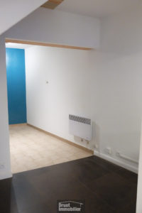 LOCAL 38 M2 ENVIRON - rue principale - St Geniez d'Olt et Aubrac