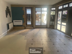 Local commercial, hyper centre Espalion