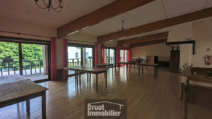 LOCAL PROFESSIONNEL - RESTAURANT PISCINE