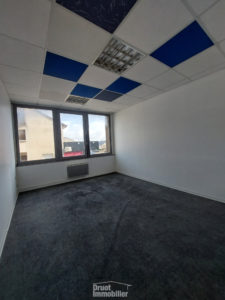 Local professionnel (surface modulable) - situé sur l'axe principal de La Primaube