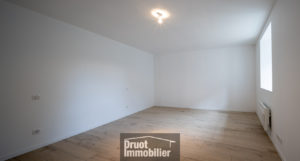 MAISON DE TYPE 4 ENTIÈREMENT RÉNOVÉE LAGUIOLE