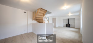 MAISON DE TYPE 4 ENTIÈREMENT RÉNOVÉE LAGUIOLE