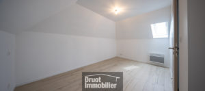 MAISON DE TYPE 4 ENTIÈREMENT RÉNOVÉE LAGUIOLE