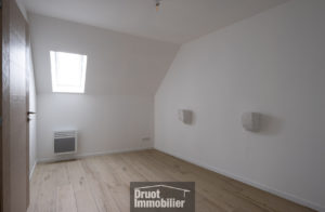 MAISON DE TYPE 4 ENTIÈREMENT RÉNOVÉE LAGUIOLE