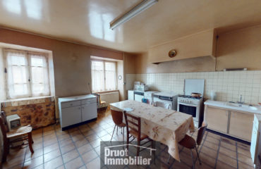 Maison de village en pierre