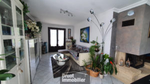 MAISON ST GENIEZ D'OLT -TERRAIN 670m2 - GARAGE