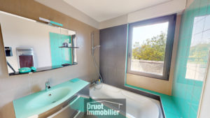 Villa Valady 190m2 habitables - 4400m2 de terrain