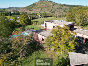 Villa Valady 190m2 habitables - 4400m2 de terrain