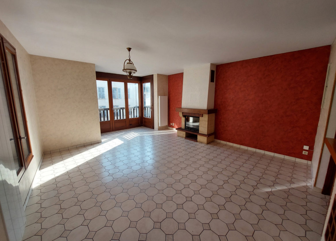 A louer triplex centre ville