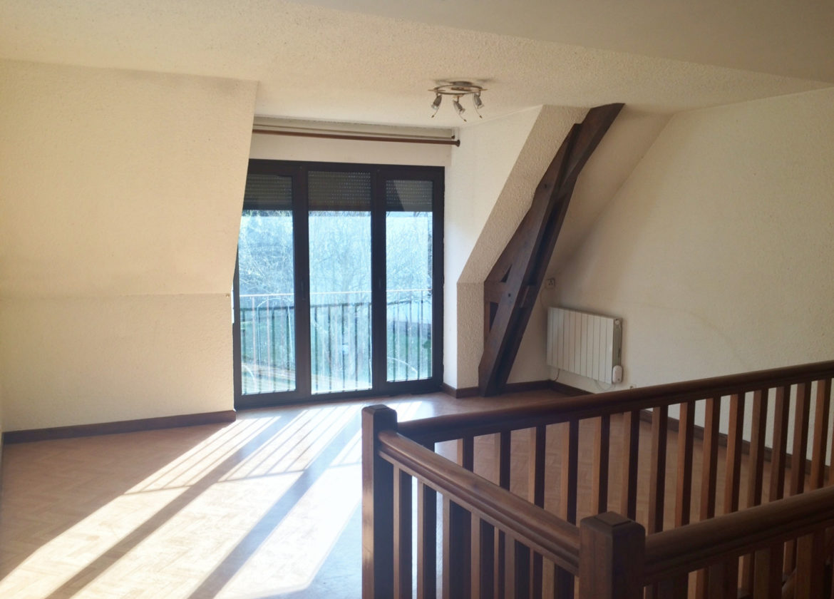 Appartement duplex T5 avec terrasse et grand garage, centre ville