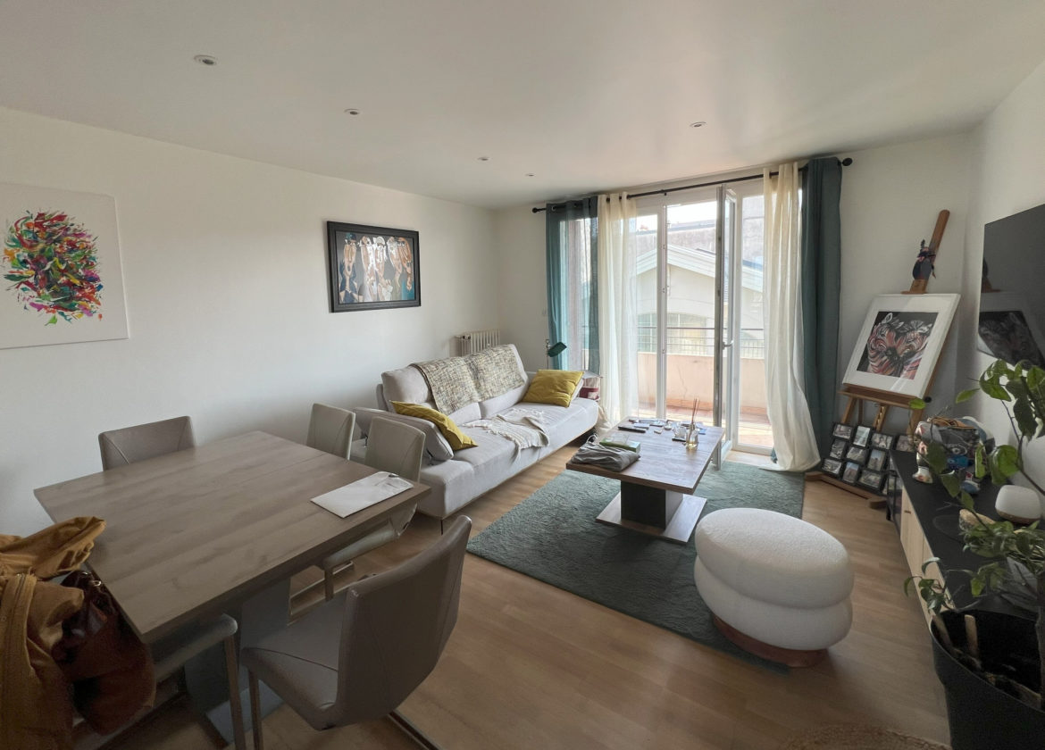 Appartement T4 meublé, situé en centre-ville de RODEZ