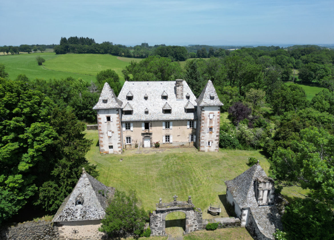 BELLE DEMEURE SUR LE PLATEAU DU CARLADEZ