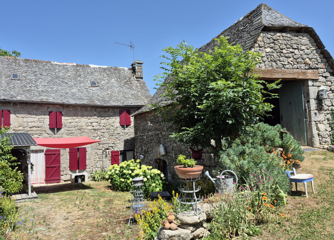 CAMPUAC, ensemble immobilier sur une parcelle de 2000 m2