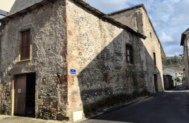Grange à rénover centre ville ESPALION.