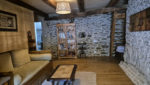 Maison de Type 3, rénovée, coeur de village à ESTAING