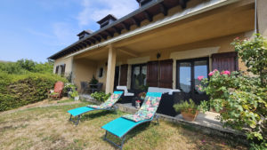MAISON ST GENIEZ D'OLT -TERRAIN 670m2 - GARAGE