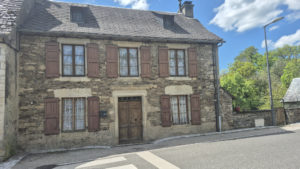CASTELNAU DE MANDAILLES, maison de Type 3/4 en pierre avec jardin