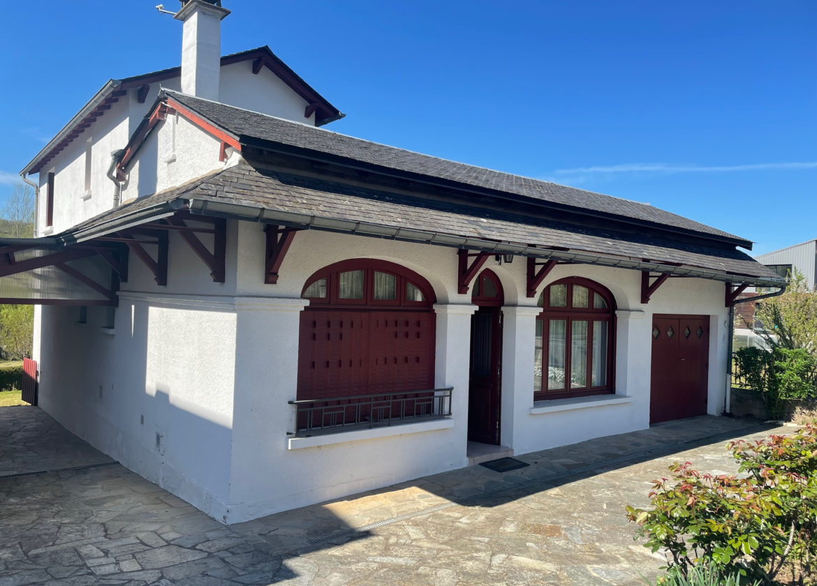 ESPALION, accés direct au Lot, maison de Type 4 sur 954 m2 de terrain