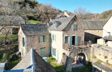 Maison en pierres rénovée à 10 minutes d'ESPALION (12)
