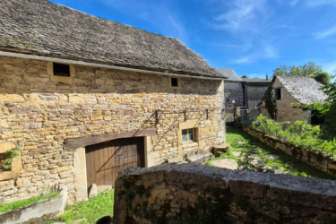 Maison T5 de 120 m2, garage, grange/étable, terrain de 1100 m2