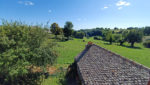 Coprs de ferme rénové avec dépendance et terrain