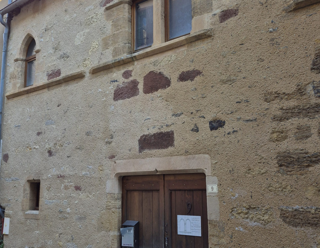 Dépendance en pierre, coeur de village SAINT COME D'OLT