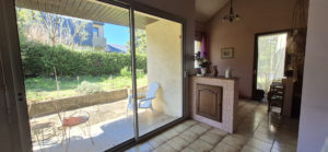 ESPALION, maison de ville, 4 chambres, terrain, garage.