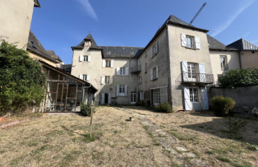 Grande propriété de caractère au cœur de Rignac