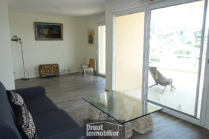 Ancien T4 rénové entièrement et transformé en T3 - Garage - Ascenseur - RODEZ