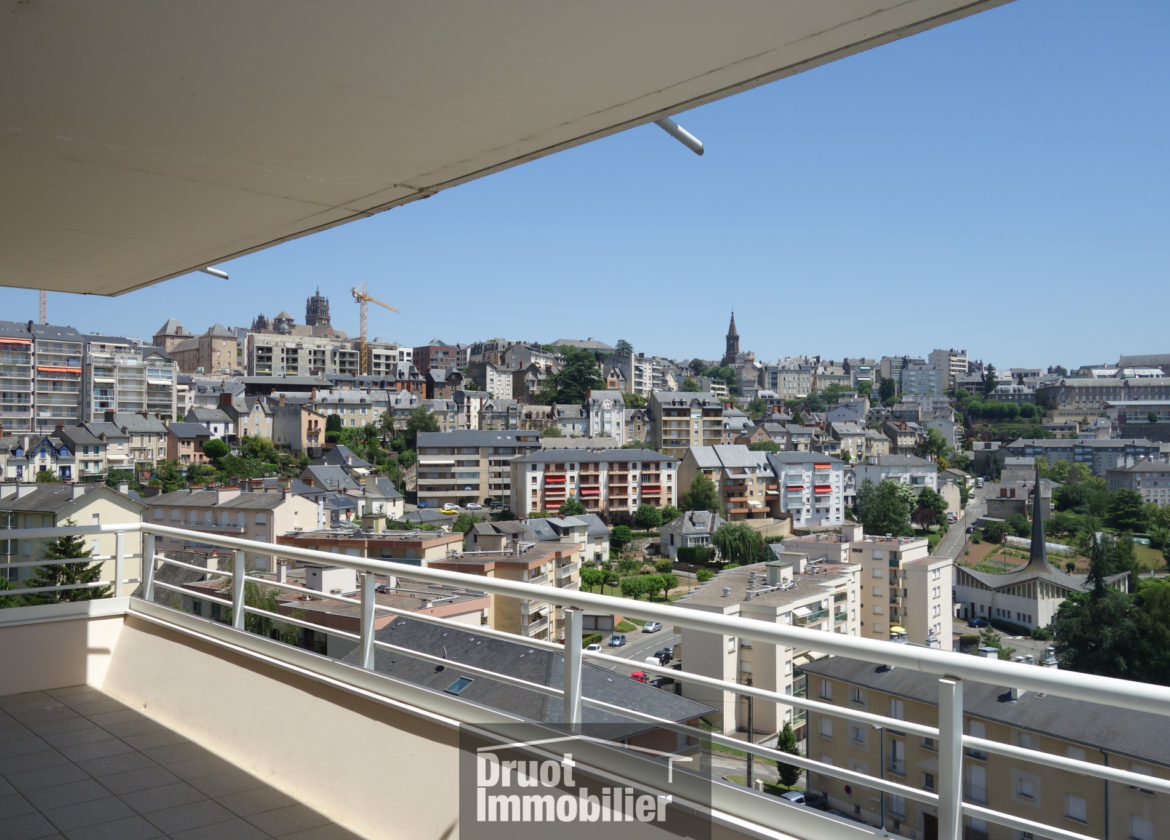 Ancien T4 rénové entièrement et transformé en T3 - Garage - Ascenseur - RODEZ